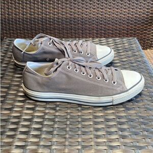 Converse Unisex men’s size 11